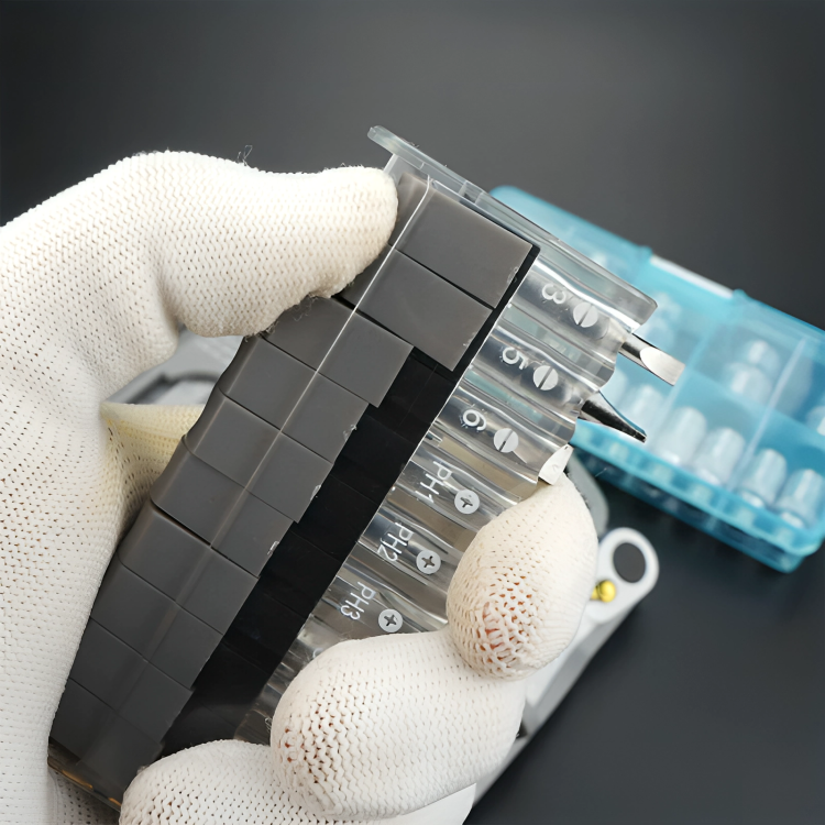 Mini-Multifunktionsschraubendreher – kompakt, präzise und immer griffbereit