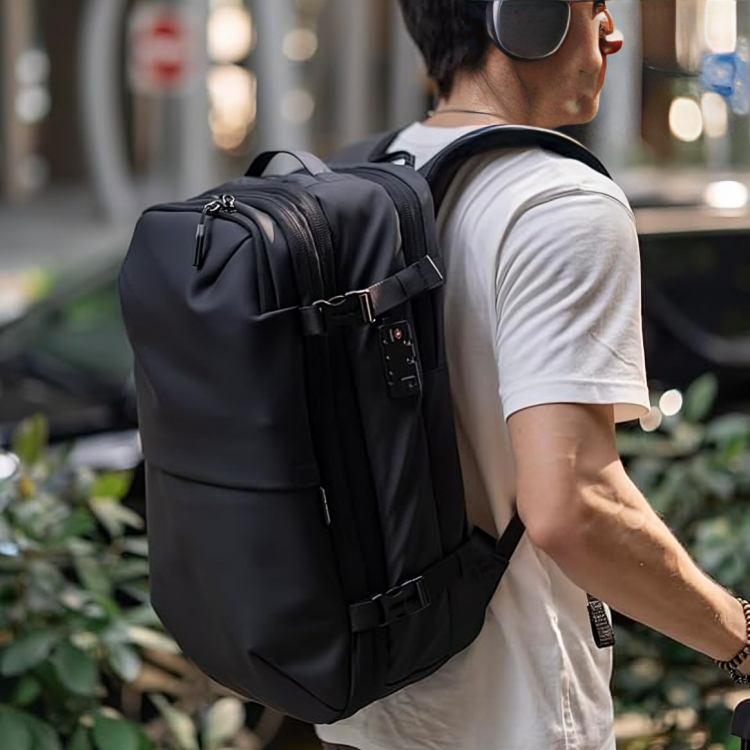 旅行用バックパック| ストレスフリーな旅行のための多目的バッグ
