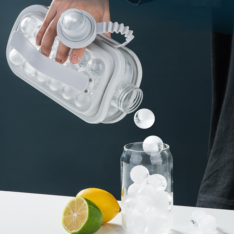Botella 2 en 1 con molde para cubitos de hielo integrado
