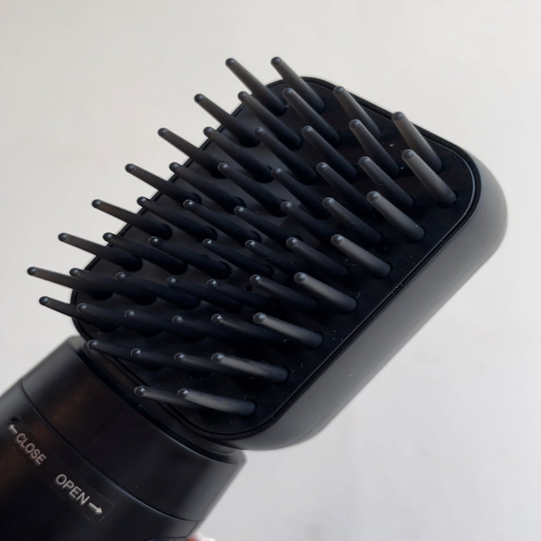 Spazzola riscaldata a vapore per capelli lisci perfetti