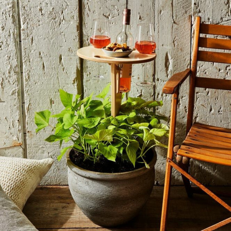Mesa portátil para vino y aperitivos perfectos 