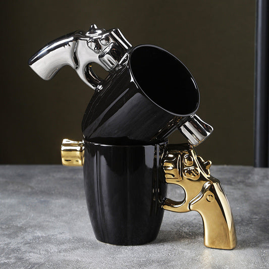 Tasse design avec poignée pistolet ultra originale